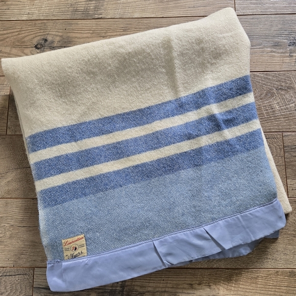 Laurentian By Ayers Pure Wool Blue and Cream Striped Blanket, Pre Loved. - Picture 1 of 8